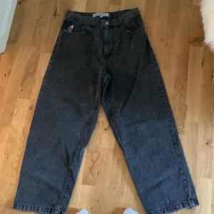 Polar skate big boy pants - Har använts rätt flitigt men de är i bra skick