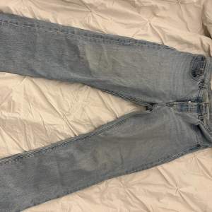 Jeans fårn Levis i W26 L24