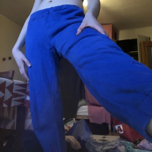 Byxor från Twist&tango - Coola mjukisbyxor från twist&tango! Tyvärr lite små för mig. Använt kanske två gånger!