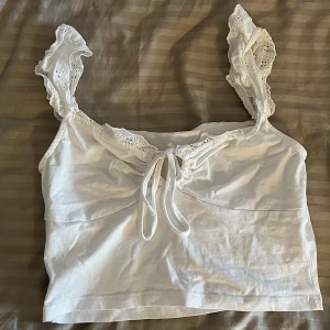 Linne nelly - Supergulligt linne från Nelly i strl S!❤️ bra skick & knappt använd💕Använd gärna köp nu👍🫶