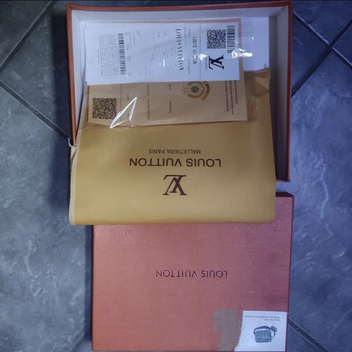 Louis Vuitton väska  - 91