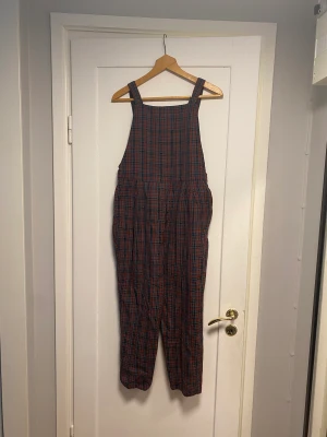Vintage jumpsuit - Vintage jumpsuit som är köpt i japan för ett tag sen tillbaka men som är för kort för mig