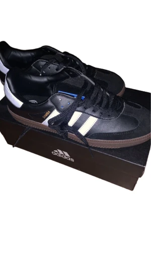 Adidas Vegan Sambas - Strl 43 sitter smått typ 42, oanvända