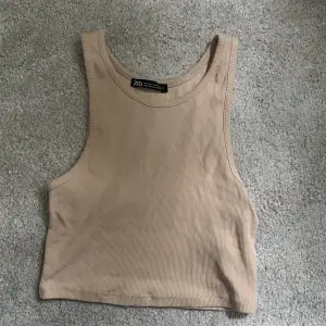 Beige topp från Zara 