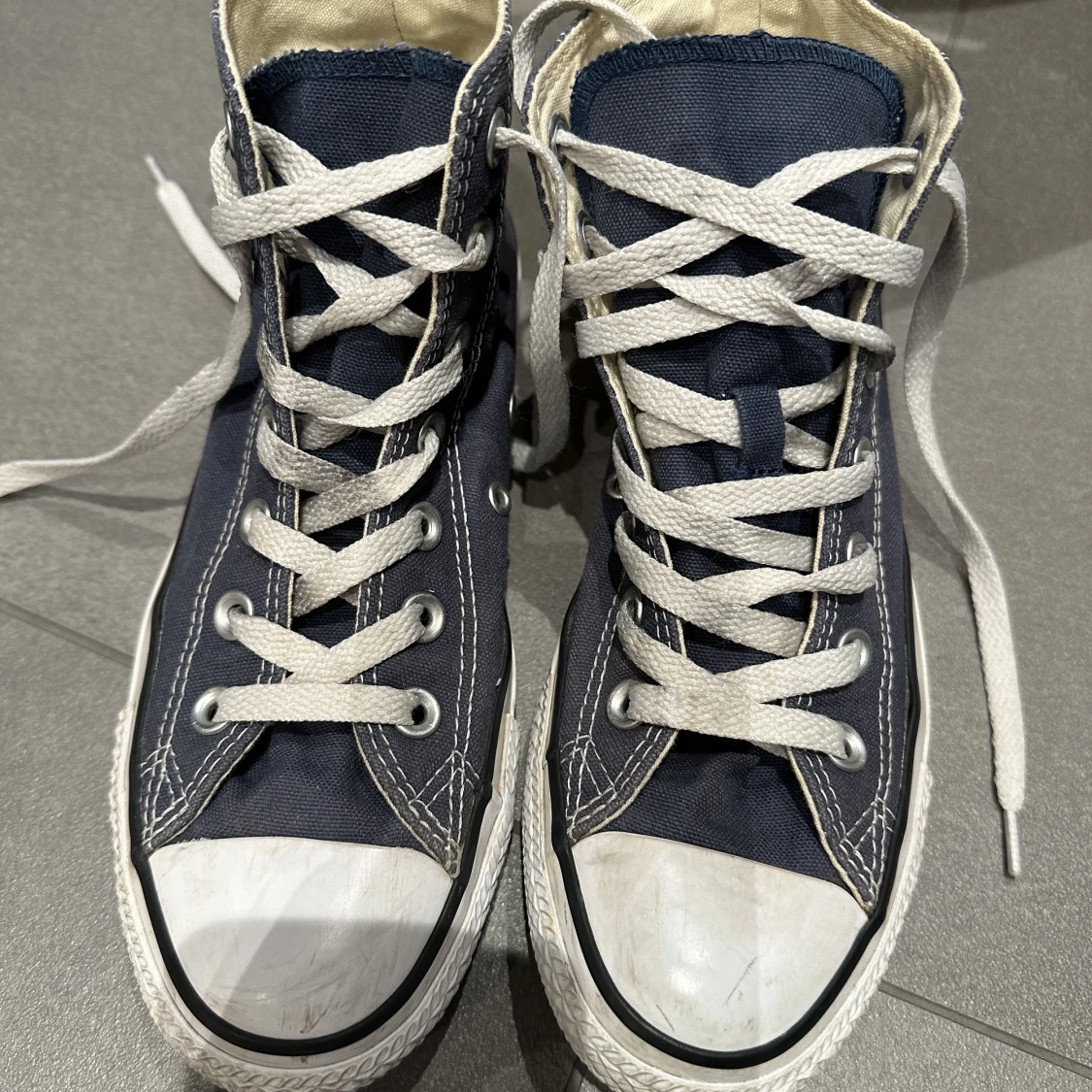 Marinblå converse - 90