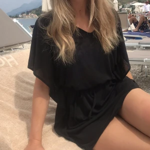 Strandklänning  - Strandklänning från H&M i storlek xs