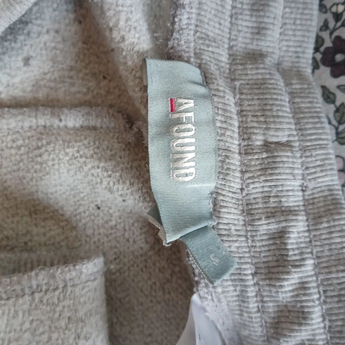 Ljusgråa mjukisbyxor  - 90