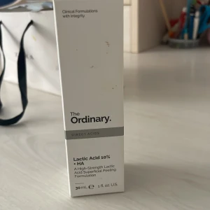 The ordinary lactic acid 10% +HA - Säljs pågrudn av att jag inte har använd för den längre. Inte mycket använd 