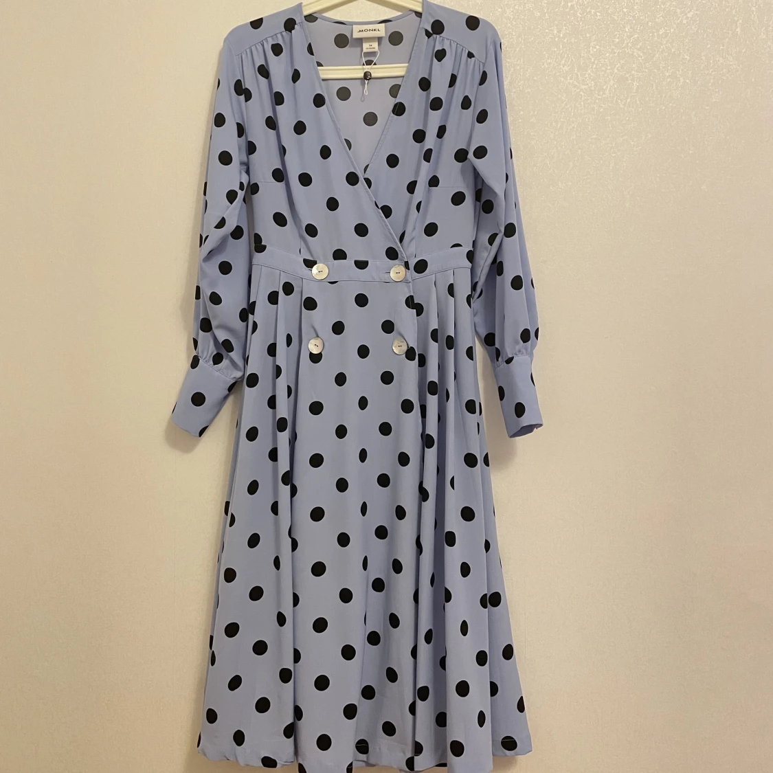 Monki klänning med prickar  - 90