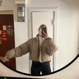 Jacka  - 1 år gammal, använd 1 gång 