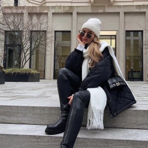 Svarta läderboots från NA-KD - Helt nya och oanvända Läderboots från NA-KD. Kan skicka bilder för bevis 💖✨