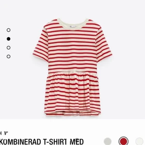 Randig topp - Säljer den trendiga röd randiga tröjan från zara🥰Den är använd några fåtal gånger och är därför i ett väldigt bra skick