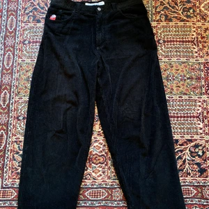 Polar Skate co. Big Boys  - Polar skate co. Big Boys Cords i storlek M, svarta! Hör av dig vid frågor! 