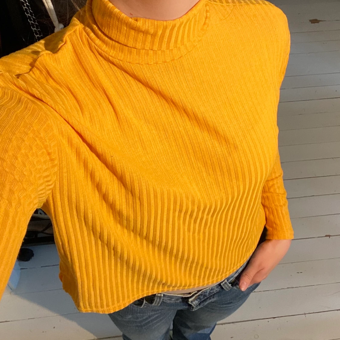 Gul tröja på H&M - 90