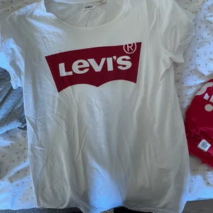 Levi’s t-shirt S - Helt ny, oanvänd levi’s T-shirt  Köparen väljer frakt