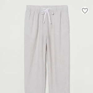 linnebyxor  - säljer dessa helt oanvända (med lappen kvar) & slutsålda linnebyxor ifrån h&m i stl M