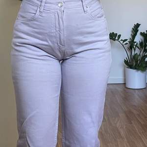 Raka ljuslila jeans från nakd i storlek 38. Knappt använda, därav väldigt bra skick! Köparen står för frakten ❤️