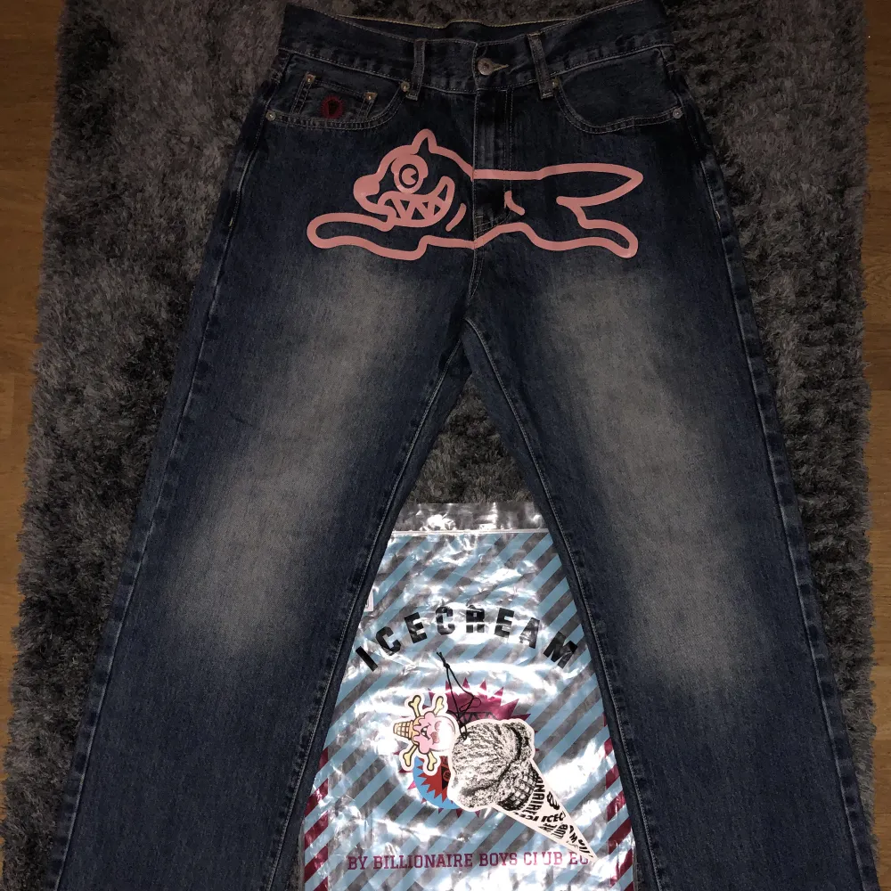 ⭐️Sprillans nya ICECREAM Running Dog Jeans.🗣️ Original ”påse” samt alla lappar som sitter på brallorna tillkommer!⭐️Aldrig använda då jag inte gillar den typen av passform som det är på brallorna..⭐️🗣️PRIS KAN DISKUTERAS VID ”SNABB” AFFÄR🗣️⭐️. Jeans & Byxor.