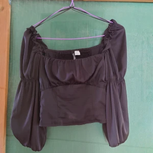 Topp - XXS. Tvättas innan den skickas. Aldrig använd 