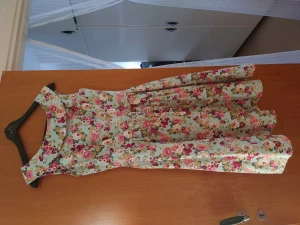 Rockabilly/50tal - Använd någon gång men syns inte. Märke dolly & dotty från England.