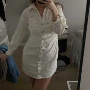 Långärmad Klänning  zara - Aldrig använd 