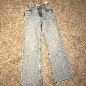 Ljusblå jeans  - Ljusblå jeans från zara i storlek 36. Aldrig använda❤️‍🔥