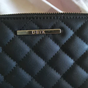 Säljer en plånbok pasande för dig  - En plånbok jätte bra skick supper fin 