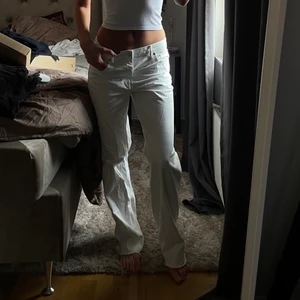 Zara jeans  - Sparsamt använda, full längd. 💖