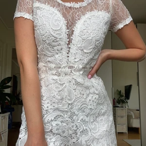Byxdress i spets - Superfin byxdress i spets i storlek S. Sällan använd och i väldigt bra skick. Är i storlek S. Köpt från Missäy. Köparen står för frakten.