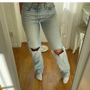 Jätte fina jeans ifrån Gina. Säljer då dem inte kommer till andvändning längre