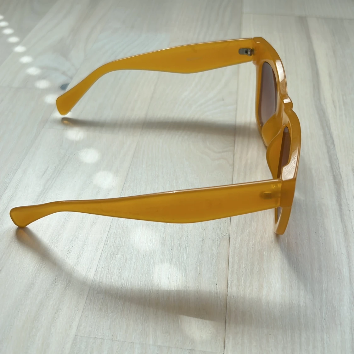 Weekday solglasögon  - 90