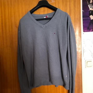 Blå långärmad tjocktröjan  - Jag har använt denna ett par gånger. Den är skön att ha på speciellt på kvällarna. 