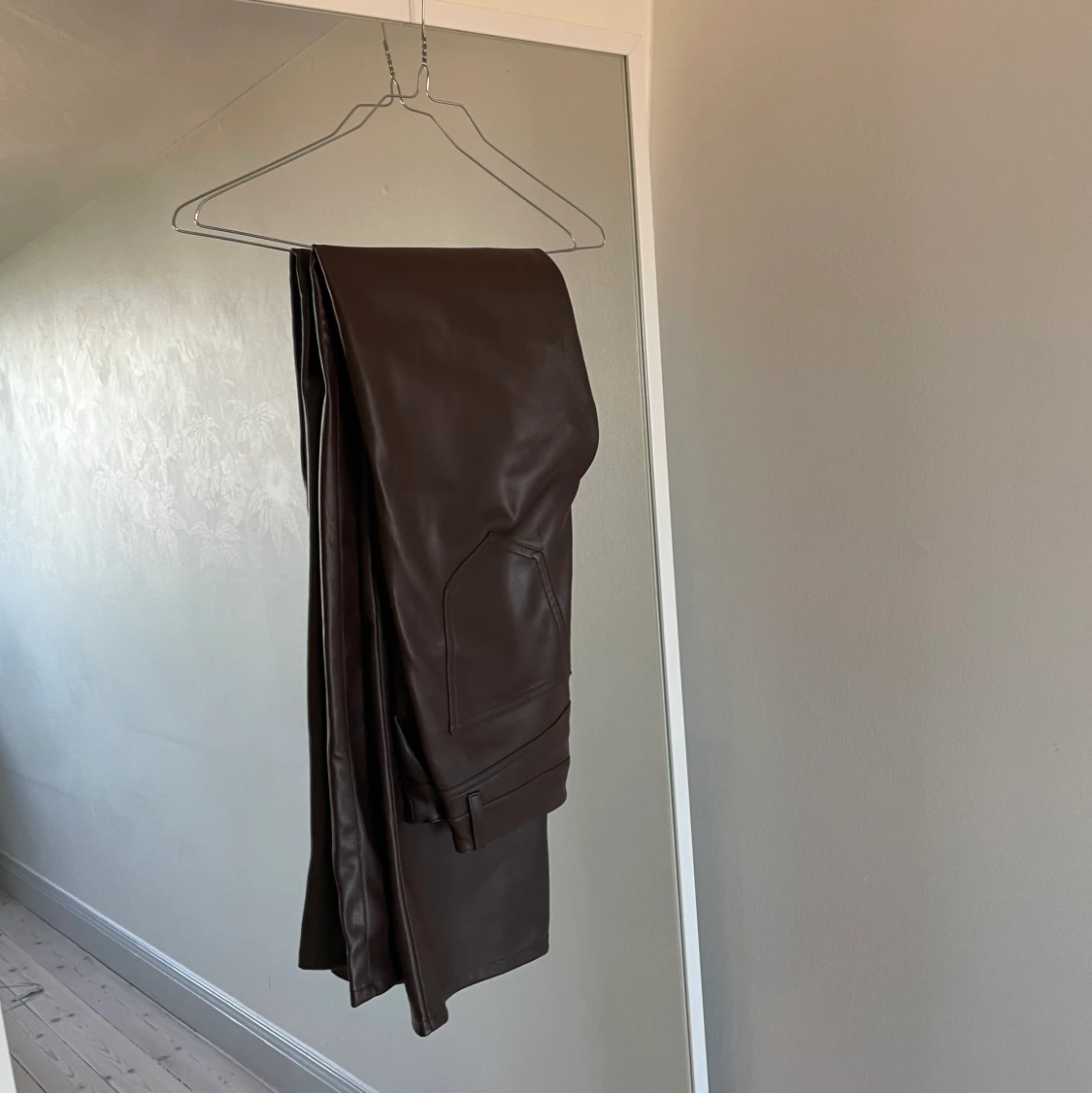Bruna läderbyxor i PU - 91