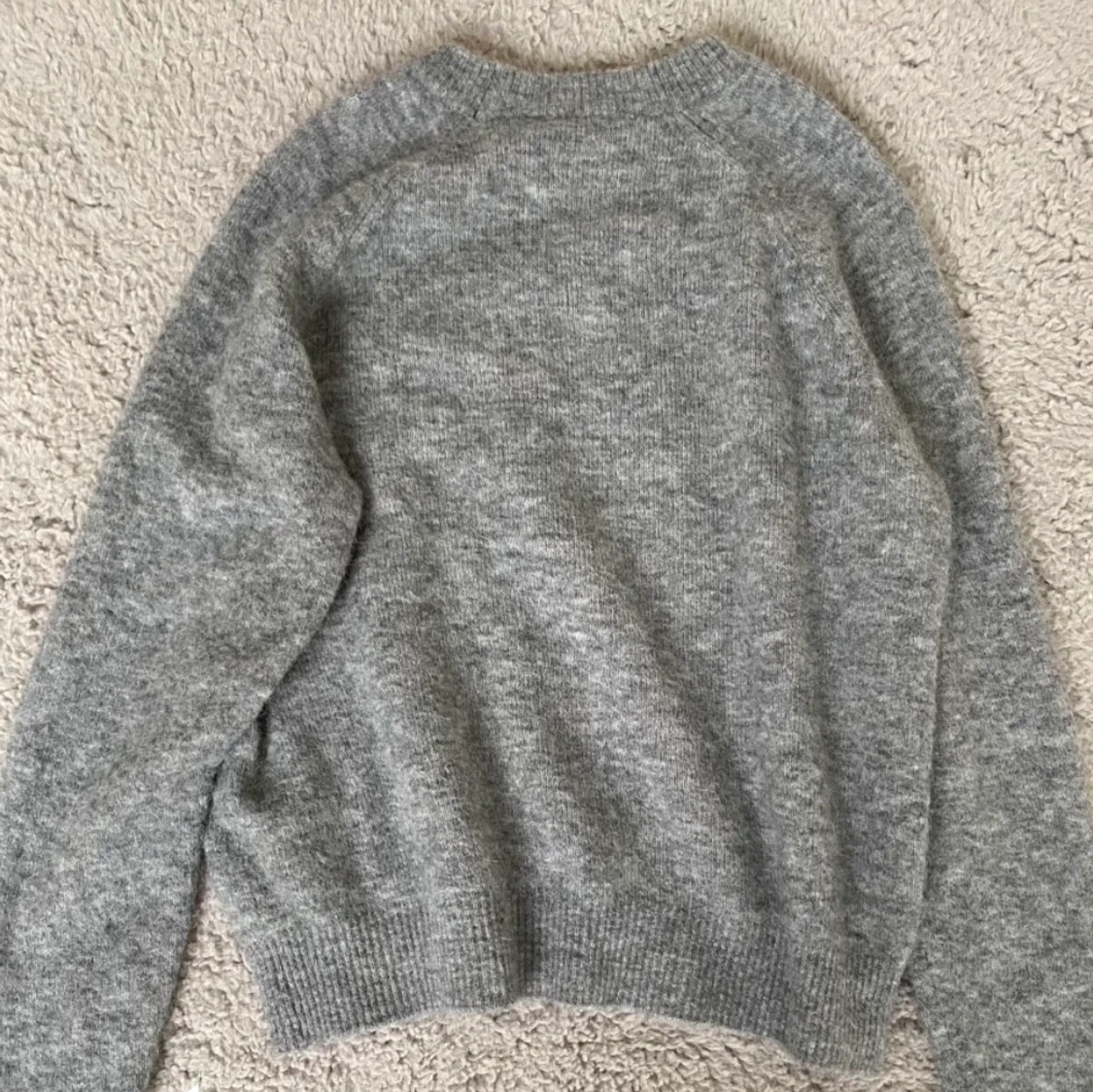 Stickad grå tröja - 90