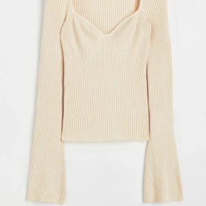 Topp hm - Kollar intresset på denna slutsålda topp från hm i stl S, helt ny med lappen kvar