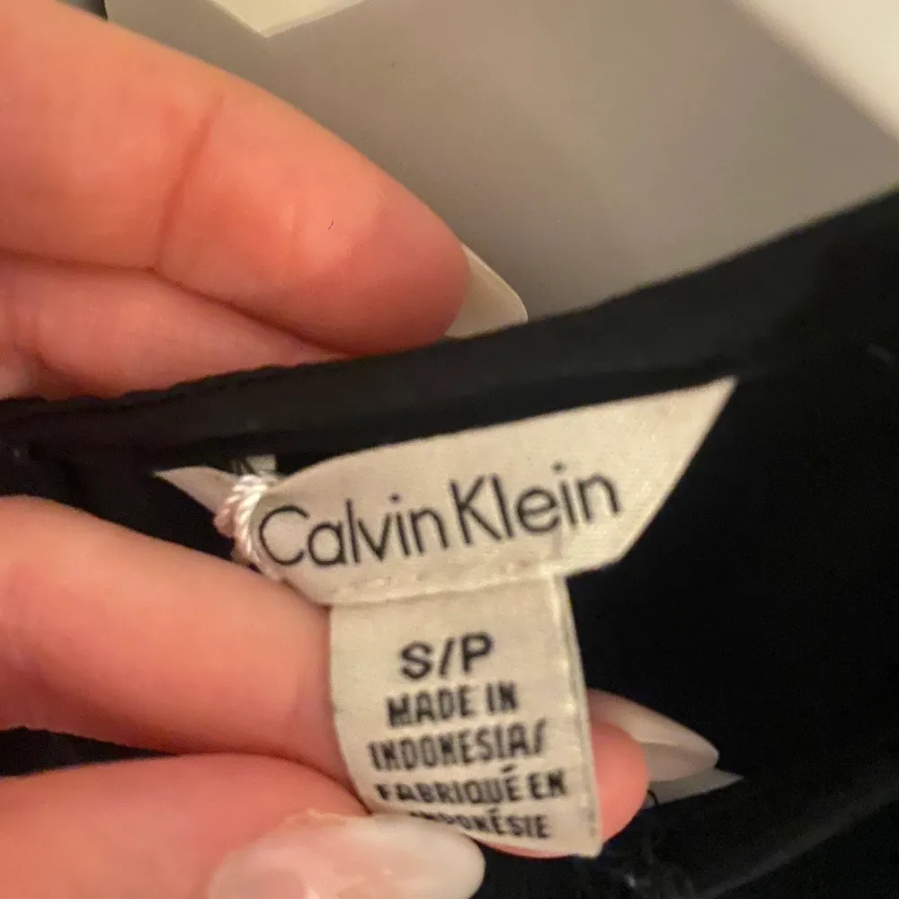 Säljer min super fina topp från Calvin Klein. Den är oanvänd och jättefin kvalite. Älskar toppen verkligen, men den är inte riktigt min stil 💖💖. Toppar.