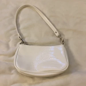 Vit väska - Fin vit väska från Gina tricot