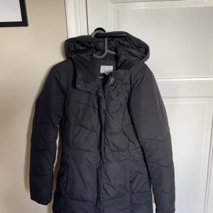 Dunjacka  - Jättefin dunjacka, knappt använd. Storlek 34.   Mitt pris - 50 + frakt 