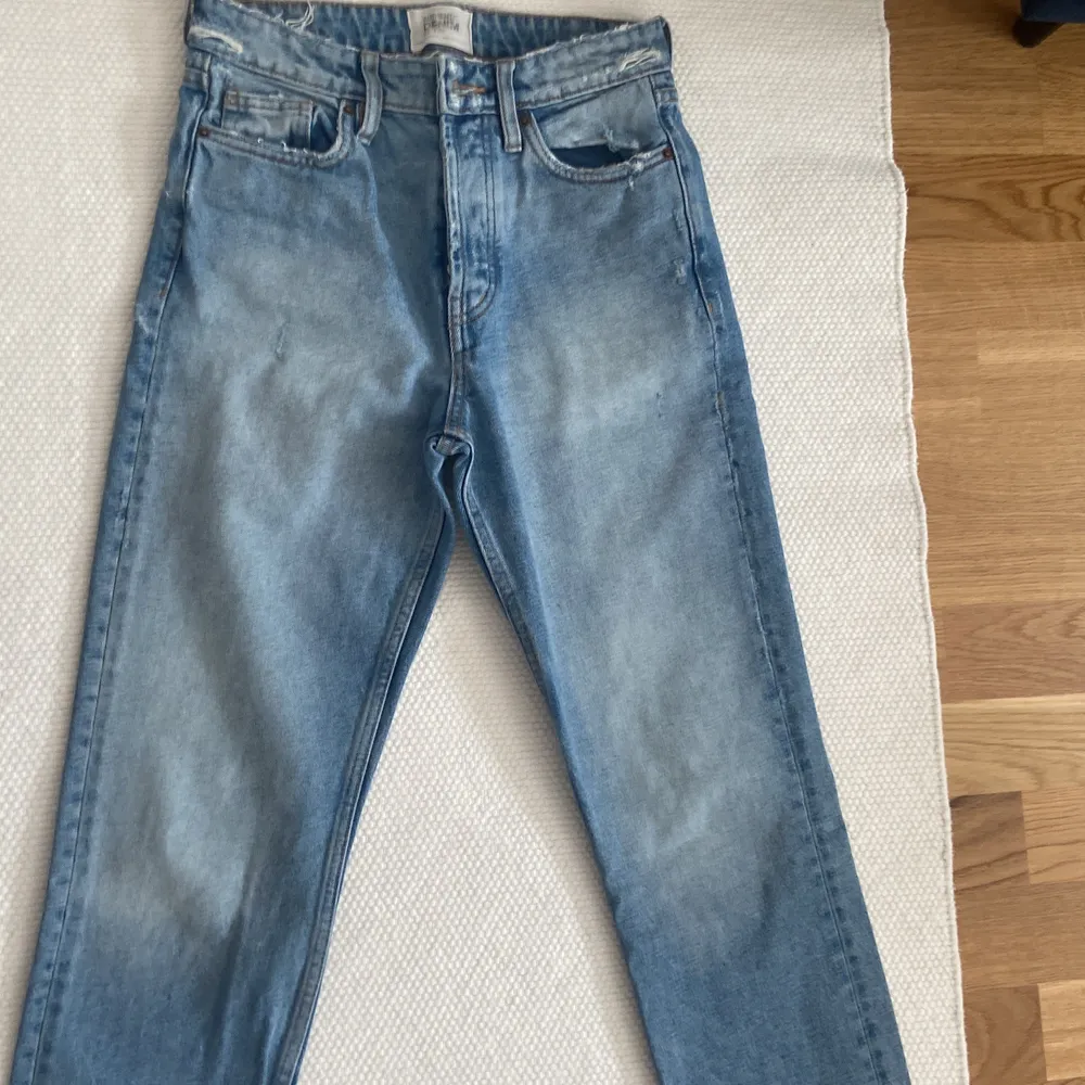 Jeans från zara . Jeans & Byxor.