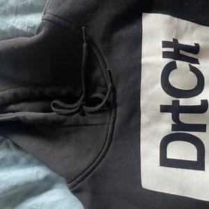 Dirtcult - Säljer massor av dirtcult hoodies i olika färger, har storlekar mellan xs-m tror jag 100krst