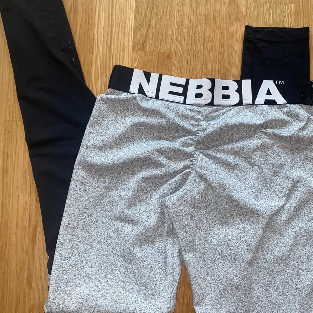 Scrunch butt tights från Nebbia. Använda max 3 gånger. Finfint skick. Eventuell frakt betalas av köparen. Jeans & Byxor.