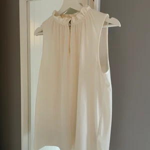 Topp - Fin topp från H&M strl S