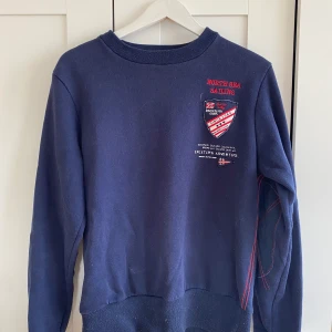 Marin alpin - En skit fin marinalpin sweatshirt från västkusten
