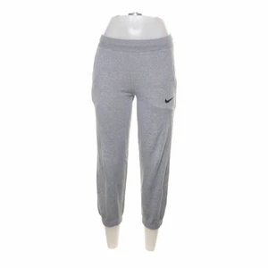 Nike byxor  - Säljer nu mina favooorit mjukisbyxor från Nike, då dem blivit för små för mig. Storlek S, först i kvarn:)