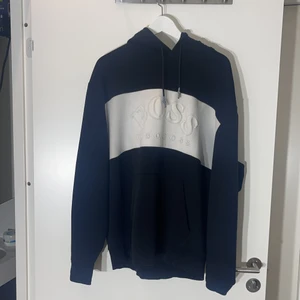 Hugo Boss Hoodie | XL | Den populära  - Den snyggaste Hugo boss tröjan som släppts köptes för 2000kr på hugoboss i göteborg