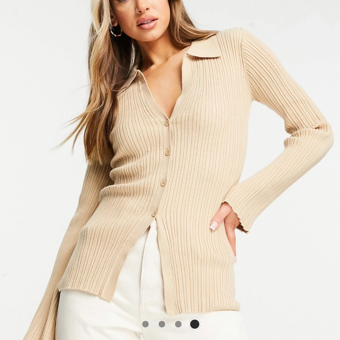 Ljusbeige stickad kofta i lång form - 90