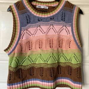 Virkad väst - Virkad väst från Zara i så fina färger💕 
