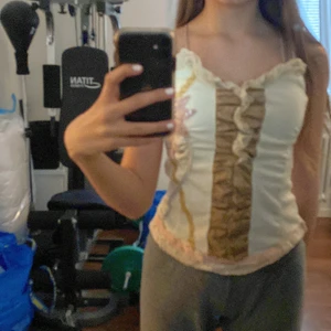 Fint linne från saint tropel  - Detta är ett linne jag fått av min farmor från saint tropel, finns inte i butik längre och säljer dem då den inte kommer till användning.❤️