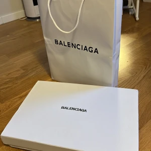 Balenciaga Bag - Balenciaga påse och box