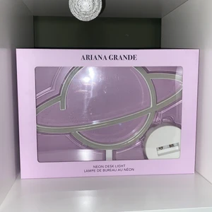 Ariana Grande Lampa - Ariana Grande Lampa.